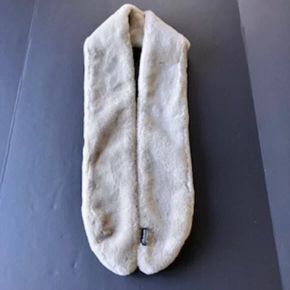 Madewell gray faux fur scarf - Picture 2 of 4